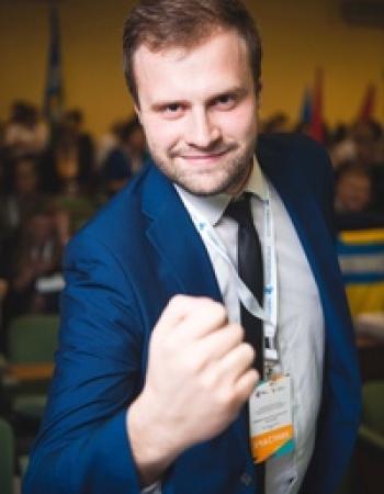 Алексеевич Артем